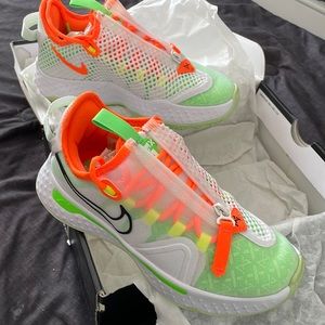 Paul George Gatorade Sneakers size 4.5